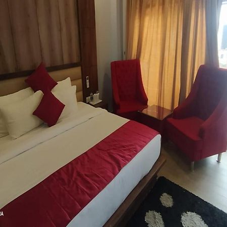 Shivaay Morex- A Vegetarian Hotel Дхарамсала Екстериор снимка